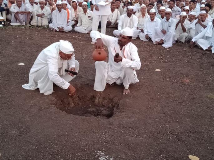 Video: Bhandwal's prophecy; This year, the possibility of less rainfall, the worry for the farmers | Video: यंदा कमी पावसाची शक्यता, नैसर्गिक आपत्तीचेही संकट, भेंडवळची भविष्यवाणी Video: Bhandwal's prophecy; This year, the possibility of less rainfall, the worry for the farmers | Video: यंदा कमी पावसाची शक्यता, नैसर्गिक आपत्तीचेही संकट, भेंडवळची भविष्यवाणी