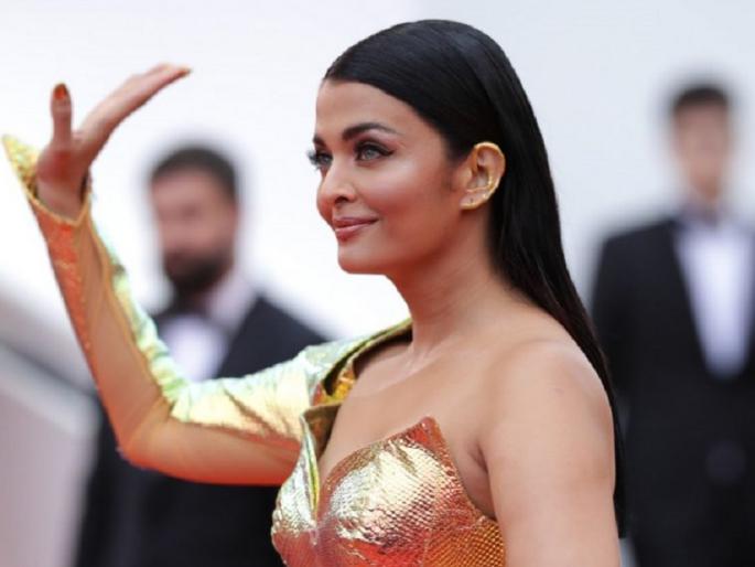Cannes 2019: aishwarya rai bachchan at cannes red carpet | Cannes 2019 : कान्समध्ये दिसला ऐश्वर्या रायचा मर्मेड लूक, ज्वेलरी होती खास!! Cannes 2019: aishwarya rai bachchan at cannes red carpet | Cannes 2019 : कान्समध्ये दिसला ऐश्वर्या रायचा मर्मेड लूक, ज्वेलरी होती खास!!