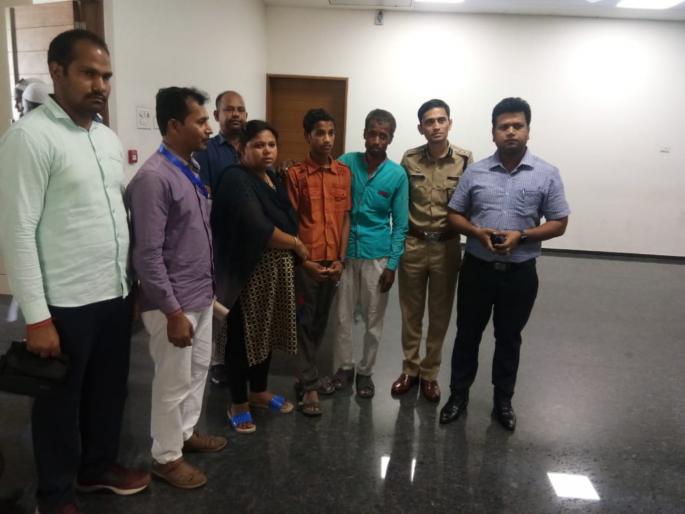 he met his family after 6 years ; went out to find his brother | सहा वर्षांनंतर ताे भेटला कुटुंबियांना ; भावाला शाेधायला पडला हाेता बाहेर