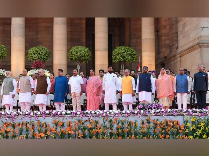 51 ministers are crorepati in pm modi s new cabinet and harsimrat kaur badal is most richest in all | मोदींच्या मंत्रिमंडळातील सर्वात श्रीमंत मंत्री कोण? जाणून घ्या 51 ministers are crorepati in pm modi s new cabinet and harsimrat kaur badal is most richest in all | मोदींच्या मंत्रिमंडळातील सर्वात श्रीमंत मंत्री कोण? जाणून घ्या