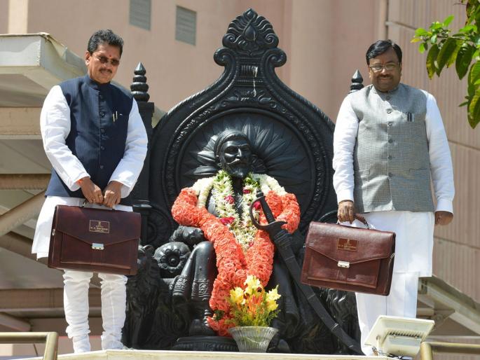 Maharashtra budget 2019 live updates, major announcements, key highlights in marathi | महाराष्ट्र बजेट 2019: घोषणांचा पाऊस अन् मतपेरणी; राज्याचा 'इलेक्शन स्पेशल' अर्थसंकल्प एका क्लिकवर Maharashtra budget 2019 live updates, major announcements, key highlights in marathi | महाराष्ट्र बजेट 2019: घोषणांचा पाऊस अन् मतपेरणी; राज्याचा 'इलेक्शन स्पेशल' अर्थसंकल्प एका क्लिकवर