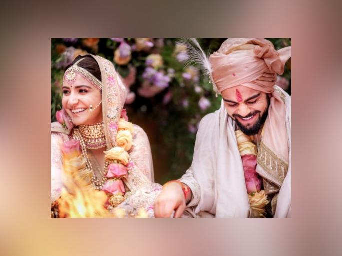 Actress anushka sharma and virat kohli love story gda | अशी सुरु झाली होती टीम इंडियाचा कर्णधार विराट कोहली आणि अभिनेत्री अनुष्का शर्माची लव्हस्टोरी ! Actress anushka sharma and virat kohli love story gda | अशी सुरु झाली होती टीम इंडियाचा कर्णधार विराट कोहली आणि अभिनेत्री अनुष्का शर्माची लव्हस्टोरी !