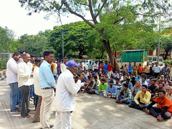 agitation against metro | मेट्राेच्या विराेधात कामगार पुतळा वसाहतीतील नागरिकांचे आंदाेलन agitation against metro | मेट्राेच्या विराेधात कामगार पुतळा वसाहतीतील नागरिकांचे आंदाेलन