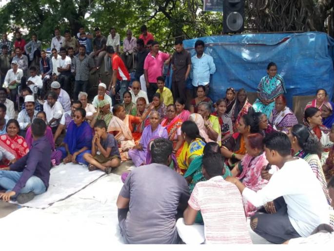 agitation back by old bazar vendors after dilip kamble assured them rehabilitation | जुना बाजार व्यावसायिकांचे आंदाेलन मागे ; पुनर्वसनाचे दिलीप कांबळे यांनी दिले आश्वासन