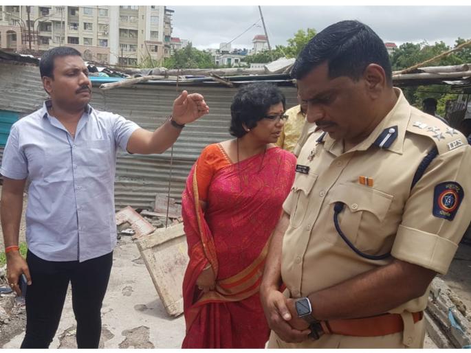 vijaya rahatkar visited the victims home | खून झालेल्या चिमुरडीच्या कुटुंबीयांचे विजया रहाटकर यांनी केले सांत्वन