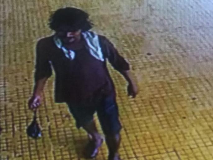 police arrested man who stone pelting on local Railway | लोकलवर दगडफेक करणाऱ्या माथेफिरुला अटक police arrested man who stone pelting on local Railway | लोकलवर दगडफेक करणाऱ्या माथेफिरुला अटक