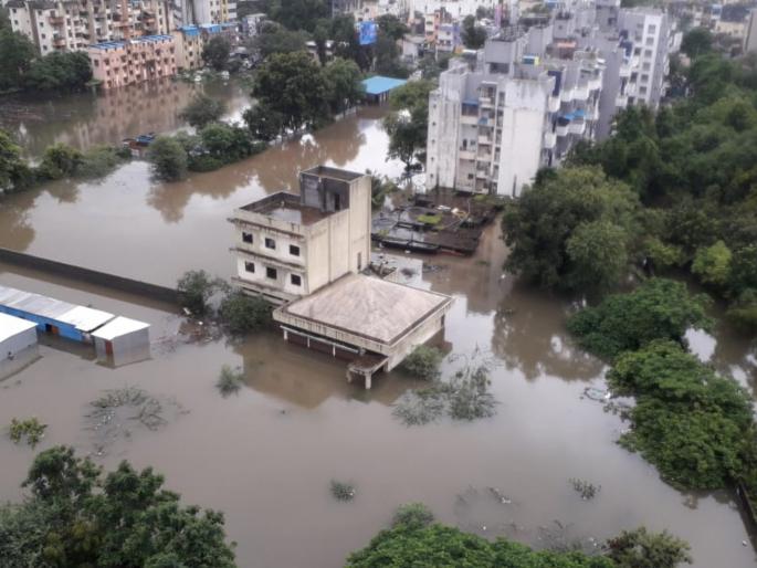 all dams of pune are at 100 percent ; flood in various part of city | पुण्याला पाणीपुरवठा करणारी धरणे शंभर टक्क्यांवर ; अनेक भागांमध्ये शिरले पुराचे पाणी all dams of pune are at 100 percent ; flood in various part of city | पुण्याला पाणीपुरवठा करणारी धरणे शंभर टक्क्यांवर ; अनेक भागांमध्ये शिरले पुराचे पाणी