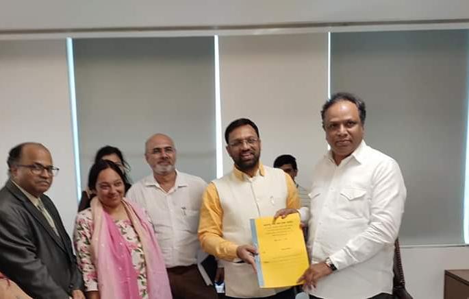 New option available on 'Saral Portal' for registering orphans; Circular drawn by State Govt | अनाथ मुलांच्या नोंदणीसाठी 'सरल पोर्टल' वर नवा पर्याय उपलब्ध; शासनाने काढलं परिपत्रक New option available on 'Saral Portal' for registering orphans; Circular drawn by State Govt | अनाथ मुलांच्या नोंदणीसाठी 'सरल पोर्टल' वर नवा पर्याय उपलब्ध; शासनाने काढलं परिपत्रक