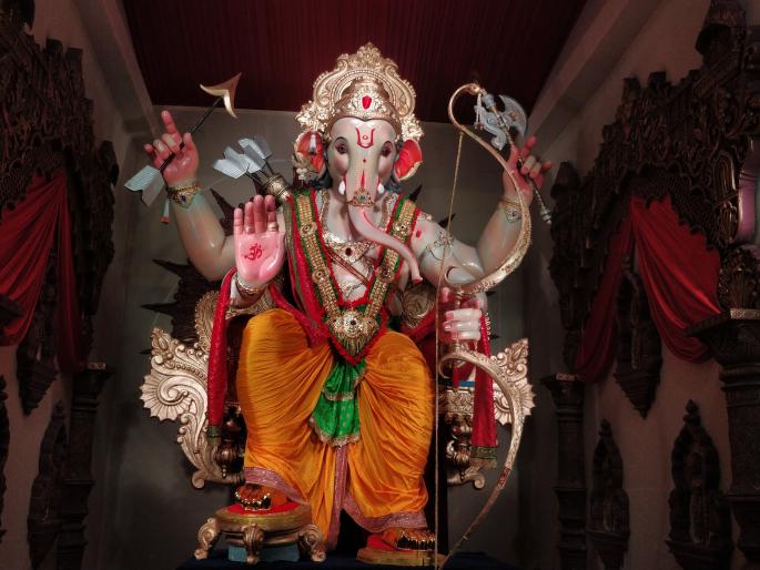 First look of Mumbaicha Raja; A replica of the Ram temple in Ayodhya in Ganesh Galli | Ganesh Galli Cha Raja 2019: मुंबईच्या राजाचं पहिलं दर्शन; अयोध्येच्या राम मंदिराची साकारली प्रतिकृती  First look of Mumbaicha Raja; A replica of the Ram temple in Ayodhya in Ganesh Galli | Ganesh Galli Cha Raja 2019: मुंबईच्या राजाचं पहिलं दर्शन; अयोध्येच्या राम मंदिराची साकारली प्रतिकृती
