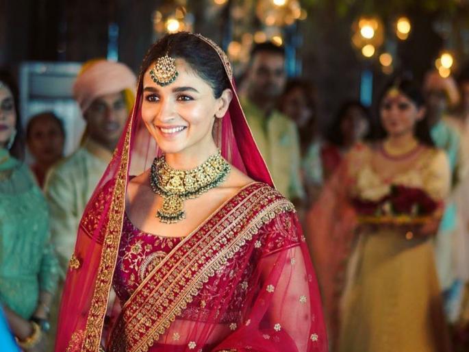 Alia bhatt and ranbir kapoor fakewedding photo viral? | आलिया-रणबीर अडकणार लग्नबंधनात, हा फोटो देतोय त्याचे संकेत? Alia bhatt and ranbir kapoor fakewedding photo viral? | आलिया-रणबीर अडकणार लग्नबंधनात, हा फोटो देतोय त्याचे संकेत?
