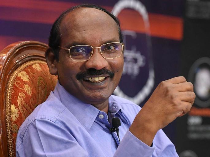 isro chief k sivan viral clip says first of all i am an indian | Chandrayaan-2 : के. सिवन यांच्या 'या' उत्तराने जिंकली सर्वांची मनं isro chief k sivan viral clip says first of all i am an indian | Chandrayaan-2 : के. सिवन यांच्या 'या' उत्तराने जिंकली सर्वांची मनं