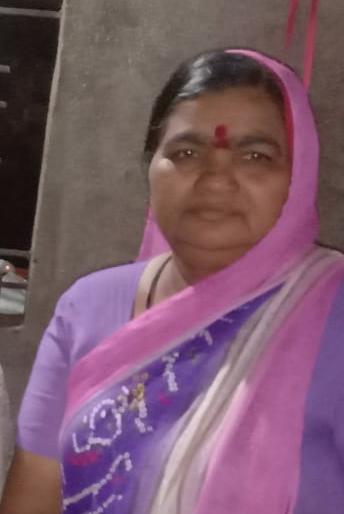  Electricity flowed down the gate of the compound of the house, and the woman died as a result of competition | घराच्या कंपाउंडच्या गेटमध्ये उतरला वीज प्रवाह, स्पर्ध होताच महिलेचा झाला मृत्यू