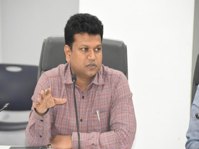 Pune Collector orders to strictly enforce the code of conduct | आचारसंहितेची काटेकाेर अंमलबजावणी करण्याचे पुण्याच्या जिल्हाधिकाऱ्यांचे आदेश Pune Collector orders to strictly enforce the code of conduct | आचारसंहितेची काटेकाेर अंमलबजावणी करण्याचे पुण्याच्या जिल्हाधिकाऱ्यांचे आदेश