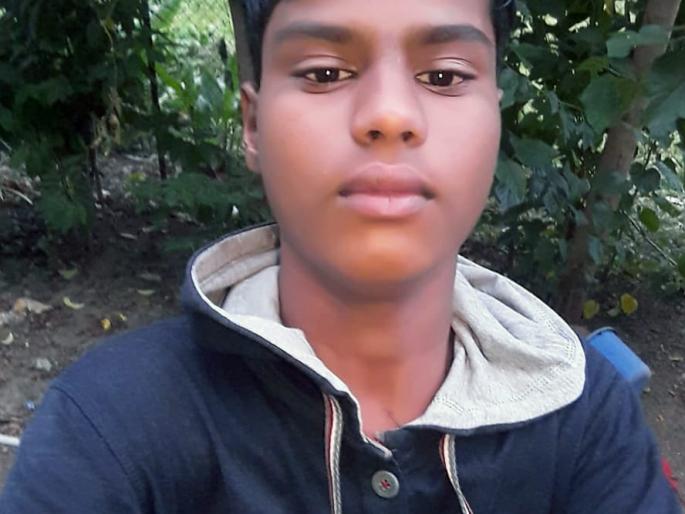 The death of a child with a bite of a battered dog | पिसाळलेल्या कुत्र्याच्या चाव्याने मुलाचा मृत्यू The death of a child with a bite of a battered dog | पिसाळलेल्या कुत्र्याच्या चाव्याने मुलाचा मृत्यू