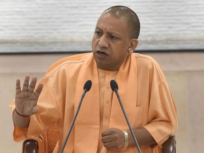 cm yogi says hindu men will also get punishment over extramarital affairs | ट्रिपल तलाक पीडित आणि परित्यक्त्या महिलांना योगी सरकार देणार सहा हजार