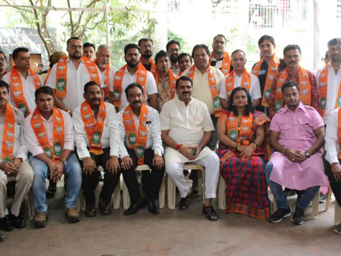 MNS Mira Bhayandar President Prasad Surve joined BJP in Presence of MLA Narendra Mehta | निवडणुकीच्या तोंडावर मनसेला खिंडार; मीरा-भाईंदरमध्ये शहराध्यक्षांसह कार्यकर्त्यांचा भाजपात प्रवेश MNS Mira Bhayandar President Prasad Surve joined BJP in Presence of MLA Narendra Mehta | निवडणुकीच्या तोंडावर मनसेला खिंडार; मीरा-भाईंदरमध्ये शहराध्यक्षांसह कार्यकर्त्यांचा भाजपात प्रवेश