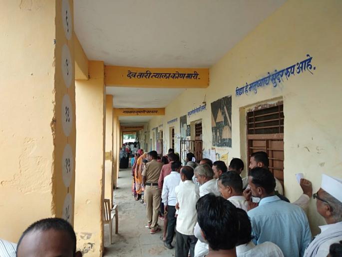 airoli leads in poll percentage till 9am; Lowest in the Mukhed | Maharashtra Voting 2019: मतदान टक्केवारीत ऐरोलीची आघाडी; मुखेडमध्ये सर्वात कमी airoli leads in poll percentage till 9am; Lowest in the Mukhed | Maharashtra Voting 2019: मतदान टक्केवारीत ऐरोलीची आघाडी; मुखेडमध्ये सर्वात कमी