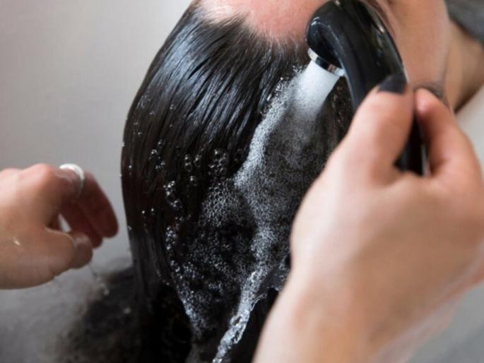 Improper touches young girl at time of washing her hair in parlor; Hairdresser get arrested | पार्लरमध्ये केस धुताना तरुणीला केला 'अश्लिल' स्पर्श; हेअर ड्रेसरला अटक Improper touches young girl at time of washing her hair in parlor; Hairdresser get arrested | पार्लरमध्ये केस धुताना तरुणीला केला 'अश्लिल' स्पर्श; हेअर ड्रेसरला अटक