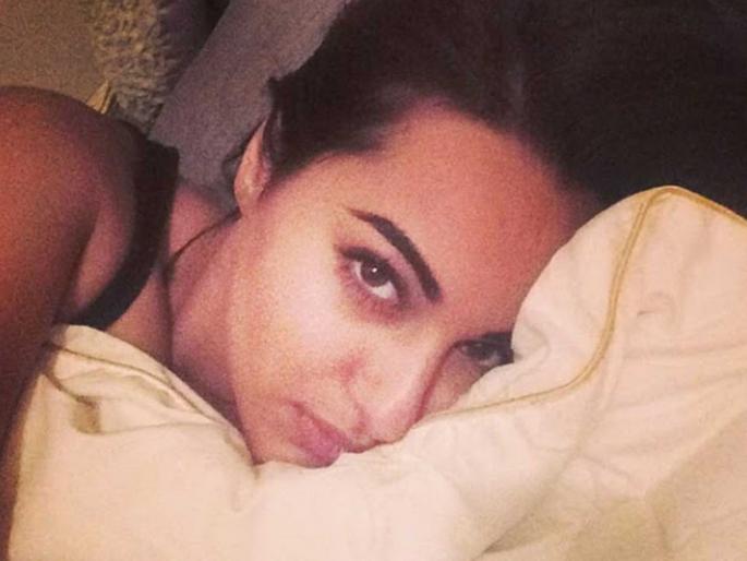 looks of bollywood Actress just after they woke up at Morning | झोपेतून उठल्यानंतर कशा दिसतात बॉलिवूडच्या सौंदर्यवती, पाहा PHOTOS looks of bollywood Actress just after they woke up at Morning | झोपेतून उठल्यानंतर कशा दिसतात बॉलिवूडच्या सौंदर्यवती, पाहा PHOTOS