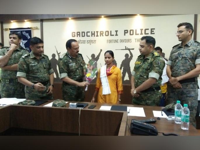 gadchiroli news: 6 wanted naxals surrendered | नक्षलविरोधी अभियानाला यश; ६ नक्षलवाद्यांनी केले आत्मसमर्पण gadchiroli news: 6 wanted naxals surrendered | नक्षलविरोधी अभियानाला यश; ६ नक्षलवाद्यांनी केले आत्मसमर्पण