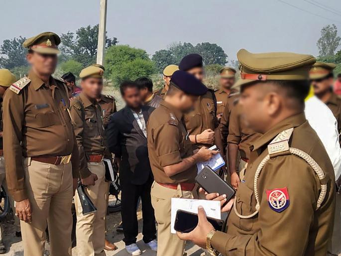 We will see when rape happens; Unnao police reply to the lady who took aatempt to rape complaint | बलात्कार होईल तेव्हा पाहू; तक्रार घेऊन गेलेल्या महिलेला उन्नाव पोलिसांचे उर्मट उत्तर We will see when rape happens; Unnao police reply to the lady who took aatempt to rape complaint | बलात्कार होईल तेव्हा पाहू; तक्रार घेऊन गेलेल्या महिलेला उन्नाव पोलिसांचे उर्मट उत्तर