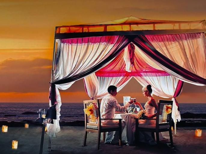 Candlelight dinner may cause harm to body | कॅन्डल लाईट डिनर ठरू शकतं जीवघेणं? जाणून घ्या कसं Candlelight dinner may cause harm to body | कॅन्डल लाईट डिनर ठरू शकतं जीवघेणं? जाणून घ्या कसं