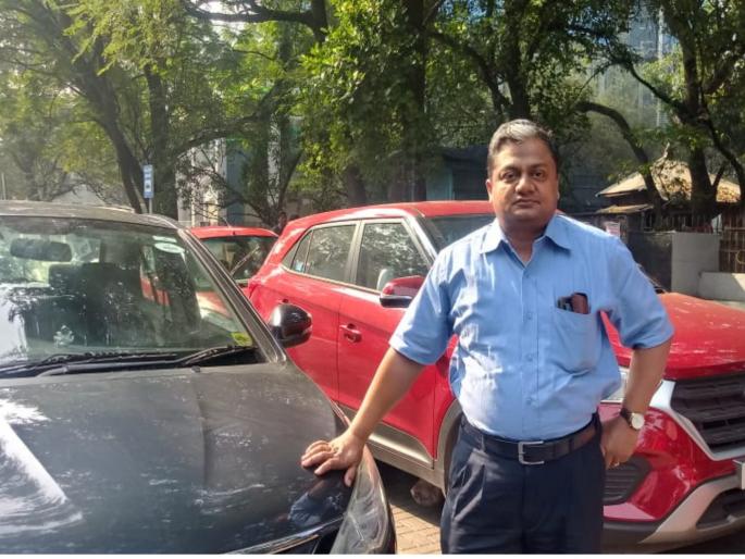 the person who have applied horn only once in six months | सहा महिन्यात एकदाच हाॅर्न वाजविलेला अवलिया the person who have applied horn only once in six months | सहा महिन्यात एकदाच हाॅर्न वाजविलेला अवलिया