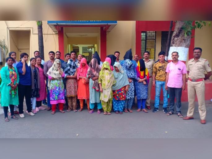 Action taken by ATC; 12 Bangladeshi arrested | एटीसीने केली कारवाई; १२ बांग्लादेशींना अटक Action taken by ATC; 12 Bangladeshi arrested | एटीसीने केली कारवाई; १२ बांग्लादेशींना अटक