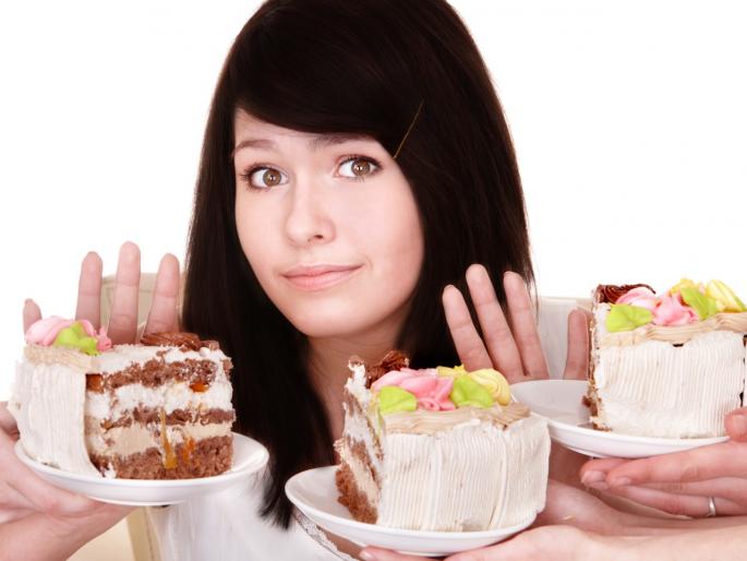 Know Eating less can increase your loneliness | कमी खाण्याची सवय वाढवू शकते तुमचा एकटेपणा, जाणून घ्या रिसर्च Know Eating less can increase your loneliness | कमी खाण्याची सवय वाढवू शकते तुमचा एकटेपणा, जाणून घ्या रिसर्च