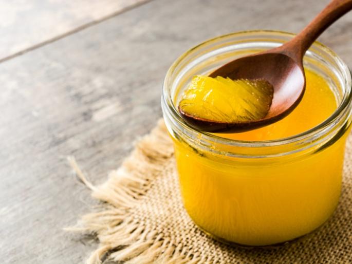 Add one tsp of ghee to breakfast, lunch and dinner | एक चमचा तूप करतं चमत्कार... फायदे वाचून लगेच खाणं सुरू कराल!