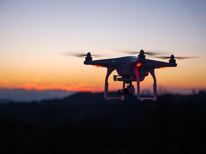 drone owners will have to register their drones by 31st january | ड्रोन वापरता? 31 जानेवारीपर्यंत नोंदणी करा; अन्यथा... drone owners will have to register their drones by 31st january | ड्रोन वापरता? 31 जानेवारीपर्यंत नोंदणी करा; अन्यथा...