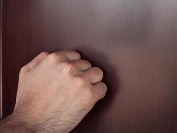 A man arrested who was the bell rang at home in night | रात्री घराची बेल वाजवून पळणारा अटकेत A man arrested who was the bell rang at home in night | रात्री घराची बेल वाजवून पळणारा अटकेत