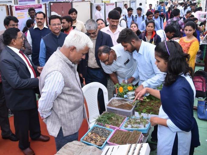 Selection of 42 models, posters at state level; Organizing at Amravati University | राज्यस्तरावर ४२ मॉडेल, पोस्टरची निवड; अमरावती विद्यापीठात आयोजन Selection of 42 models, posters at state level; Organizing at Amravati University | राज्यस्तरावर ४२ मॉडेल, पोस्टरची निवड; अमरावती विद्यापीठात आयोजन