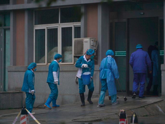 came from snakes and bats into human coronavirus killed 25 other 830 affected | Corona Virus : चीनमध्ये कोरोना व्हायरसमुळे 25 जणांचा मृत्यू, 830 जणांना संसर्ग came from snakes and bats into human coronavirus killed 25 other 830 affected | Corona Virus : चीनमध्ये कोरोना व्हायरसमुळे 25 जणांचा मृत्यू, 830 जणांना संसर्ग