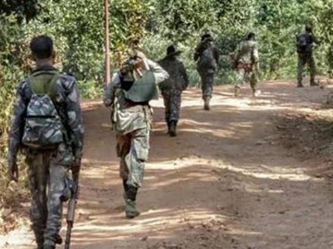 Posters of Wanted 27 Naxalites released ; Announces the prize of lakhs of rupees | २७ वाँटेड नक्षलवाद्यांचे पोस्टर्स केली जारी; लाखोंचे बक्षीस Posters of Wanted 27 Naxalites released ; Announces the prize of lakhs of rupees | २७ वाँटेड नक्षलवाद्यांचे पोस्टर्स केली जारी; लाखोंचे बक्षीस