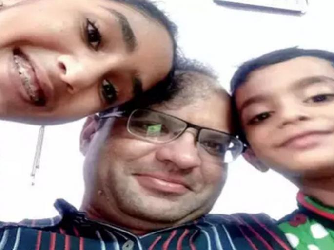 Unemployment victims! Suicide in front of the subway by murdering children by the absence of jobs | नोकरी नसल्यानं पोटच्या मुलांचे खून करून मेट्रोसमोर आत्महत्या Unemployment victims! Suicide in front of the subway by murdering children by the absence of jobs | नोकरी नसल्यानं पोटच्या मुलांचे खून करून मेट्रोसमोर आत्महत्या