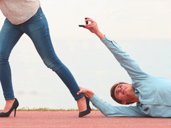 Valentines day : How to handle rejections got from girl | Valentines day : 'ती नाही म्हणाली' किंवा 'त्याने नकार दिला' तर कसं पचवाल दुःख?... 'या' टिप्स फायदेशीर ठरतील! Valentines day : How to handle rejections got from girl | Valentines day : 'ती नाही म्हणाली' किंवा 'त्याने नकार दिला' तर कसं पचवाल दुःख?... 'या' टिप्स फायदेशीर ठरतील!