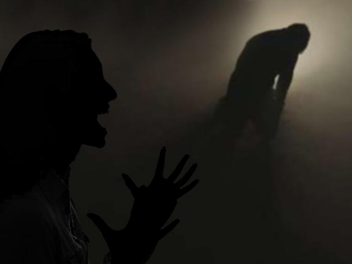 Hotel staff masturbating in front of woman at Marine Lines; captured in CCTV | मरिन लाईन्सला महिलेसमोर हॉटेल कर्मचाऱ्याचे हस्तमैथुनाचा प्रयत्न; सीसीटीव्हीमध्ये कैद Hotel staff masturbating in front of woman at Marine Lines; captured in CCTV | मरिन लाईन्सला महिलेसमोर हॉटेल कर्मचाऱ्याचे हस्तमैथुनाचा प्रयत्न; सीसीटीव्हीमध्ये कैद