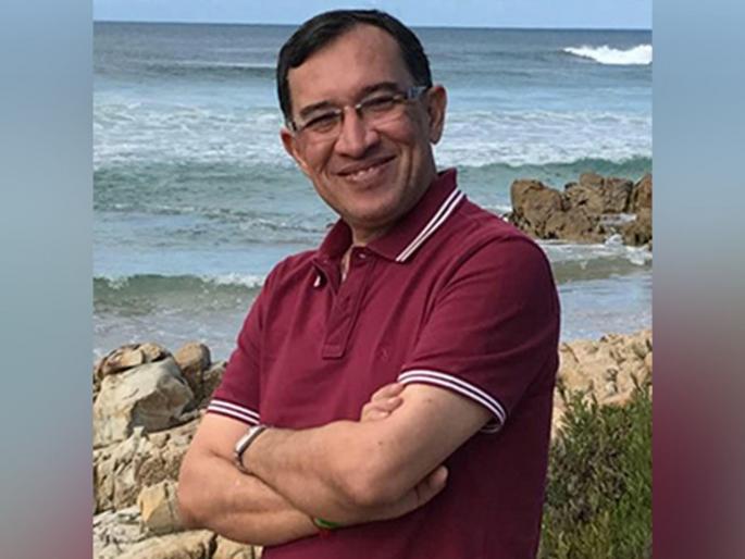 The diamond merchant committed suicide and wrote this in a suicide note | खळबळजनक! हिरे व्यापाऱ्याने केली आत्महत्या अन् सुसाईड नोटमध्ये हे लिहिलं The diamond merchant committed suicide and wrote this in a suicide note | खळबळजनक! हिरे व्यापाऱ्याने केली आत्महत्या अन् सुसाईड नोटमध्ये हे लिहिलं