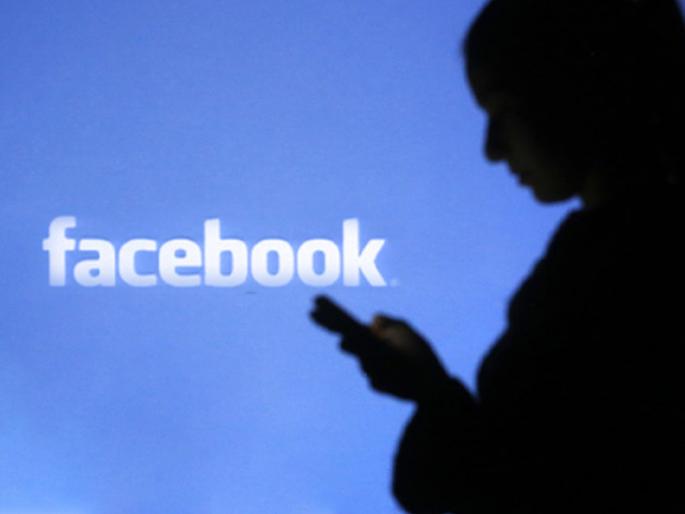 The woman became friends on Facebook, called a friend for meet and ... | महिलेची फेसबुकवर मैत्री झाली, मित्राने भेटायला बोलावलं अन्... The woman became friends on Facebook, called a friend for meet and ... | महिलेची फेसबुकवर मैत्री झाली, मित्राने भेटायला बोलावलं अन्...