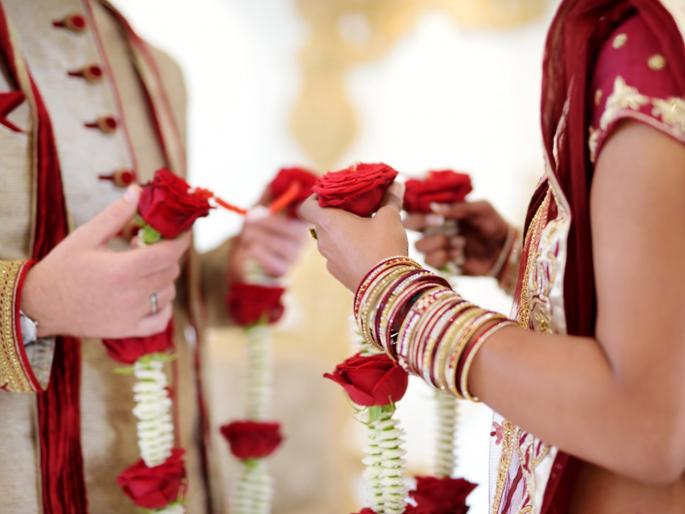 Know the reasons of why People get married | 'या' ५ कारणांमुळे इच्छा नसताना सुद्धा लोक लग्न करतात Know the reasons of why People get married | 'या' ५ कारणांमुळे इच्छा नसताना सुद्धा लोक लग्न करतात