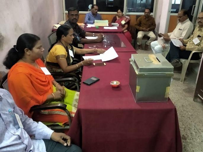 99% voting for two directors of Mumbai Market Committee; Voting in Mumbai on March 2 | मुंबई बाजार समितीच्या दोन संचालकपदाकरिता ९९ टक्के मतदान; २ मार्च रोजी मुंबईत मतमोजणी