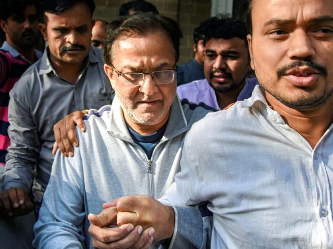 Yes Bank: CBI conducts raids at seven places related to Rana Kapoor pda | Yes Bank : सीबीआयने राणा कपूर यांच्या संबंधित 'या' सात ठिकाणी केली छापेमारी 