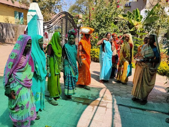 Mughals begin to collapse; Demand for cash on the street, house-to-house, dance, music | मेळघाटात फगव्याला प्रारंभ; रस्त्यावर, घरोघरी, नृत्य, संगीताची तालावर रकमेची मागणी