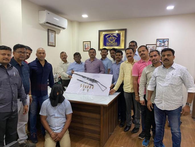 Thane anti extortion team action, arrested for illegal weapons sale pda | ठाणे खंडणी पथकाची कारवाई, बेकायदेशीर शस्त्रविक्रीसाठी आलेल्या एकाला अटक Thane anti extortion team action, arrested for illegal weapons sale pda | ठाणे खंडणी पथकाची कारवाई, बेकायदेशीर शस्त्रविक्रीसाठी आलेल्या एकाला अटक