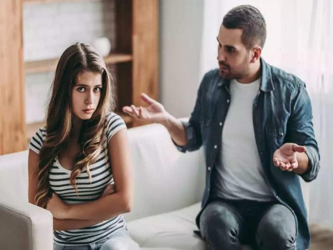 Corona virus : Things you should not say to your wife in lovkdown myb | लॉकडाऊनमध्ये घरात शांतता हवीये, तर पत्नीला अजिबात बोलू नका 'या' गोष्टी Corona virus : Things you should not say to your wife in lovkdown myb | लॉकडाऊनमध्ये घरात शांतता हवीये, तर पत्नीला अजिबात बोलू नका 'या' गोष्टी