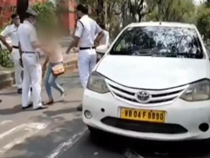 Video : CoronaVirus Lockdown: Women get angry over police; The woman bite the police pda | Video : पोलीसाने अडविल्याचा राग आला; महिलेने पोलिसाचा घेतला चावा Video : CoronaVirus Lockdown: Women get angry over police; The woman bite the police pda | Video : पोलीसाने अडविल्याचा राग आला; महिलेने पोलिसाचा घेतला चावा