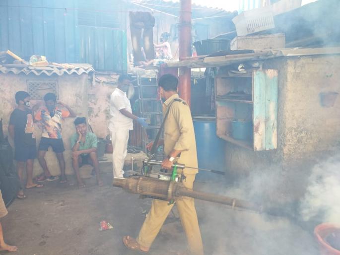 Coronavirus Mumbai fire brigade begins disinfecting bmc hospitals, roads SSS | Coronavirus : हे ही दिवस जातील, काळजी करू नका, कोरोनाला थोपविण्यासाठी नगरसेवक सरसावले Coronavirus Mumbai fire brigade begins disinfecting bmc hospitals, roads SSS | Coronavirus : हे ही दिवस जातील, काळजी करू नका, कोरोनाला थोपविण्यासाठी नगरसेवक सरसावले