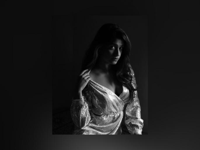 Rasika sunil share her hot photo on instagram gda | लॉकडाऊनमध्ये या मराठी अभिनेत्रीने शेअर केला तिचा हॉट अँड बोल्ड फोटो Rasika sunil share her hot photo on instagram gda | लॉकडाऊनमध्ये या मराठी अभिनेत्रीने शेअर केला तिचा हॉट अँड बोल्ड फोटो