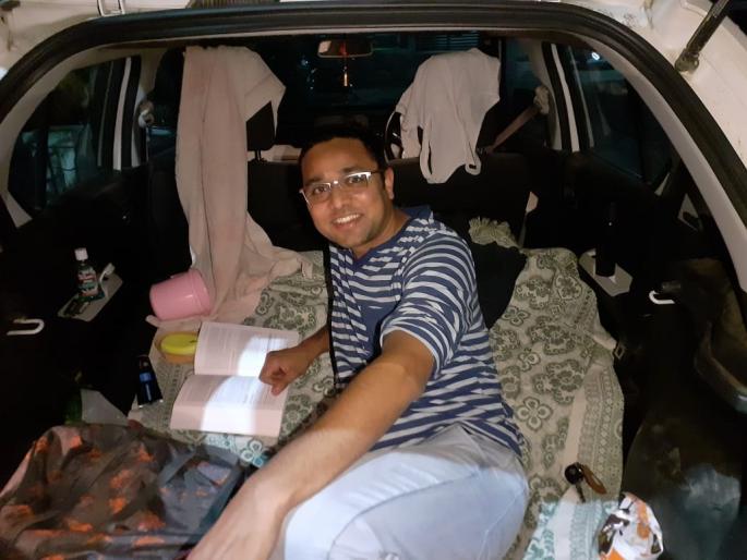 Coronavirus corona warriors doctor sachin nayak built home in car SSS | Coronavirus : ...म्हणून 'या' डॉक्टरने कारमध्ये थाटलंय घर, मुख्यमंत्र्यांनीही केलं कौतुक Coronavirus corona warriors doctor sachin nayak built home in car SSS | Coronavirus : ...म्हणून 'या' डॉक्टरने कारमध्ये थाटलंय घर, मुख्यमंत्र्यांनीही केलं कौतुक